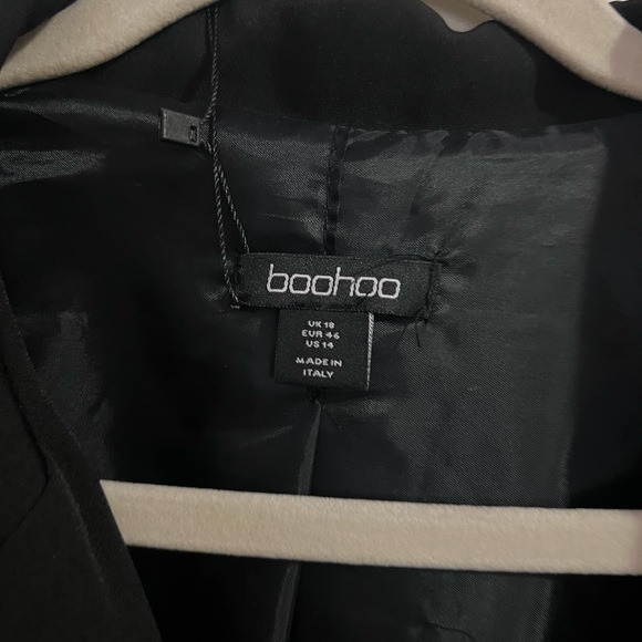 🔥Boohoo Black Blazer with Pearl Cuff Accents - Picture 7 of 11